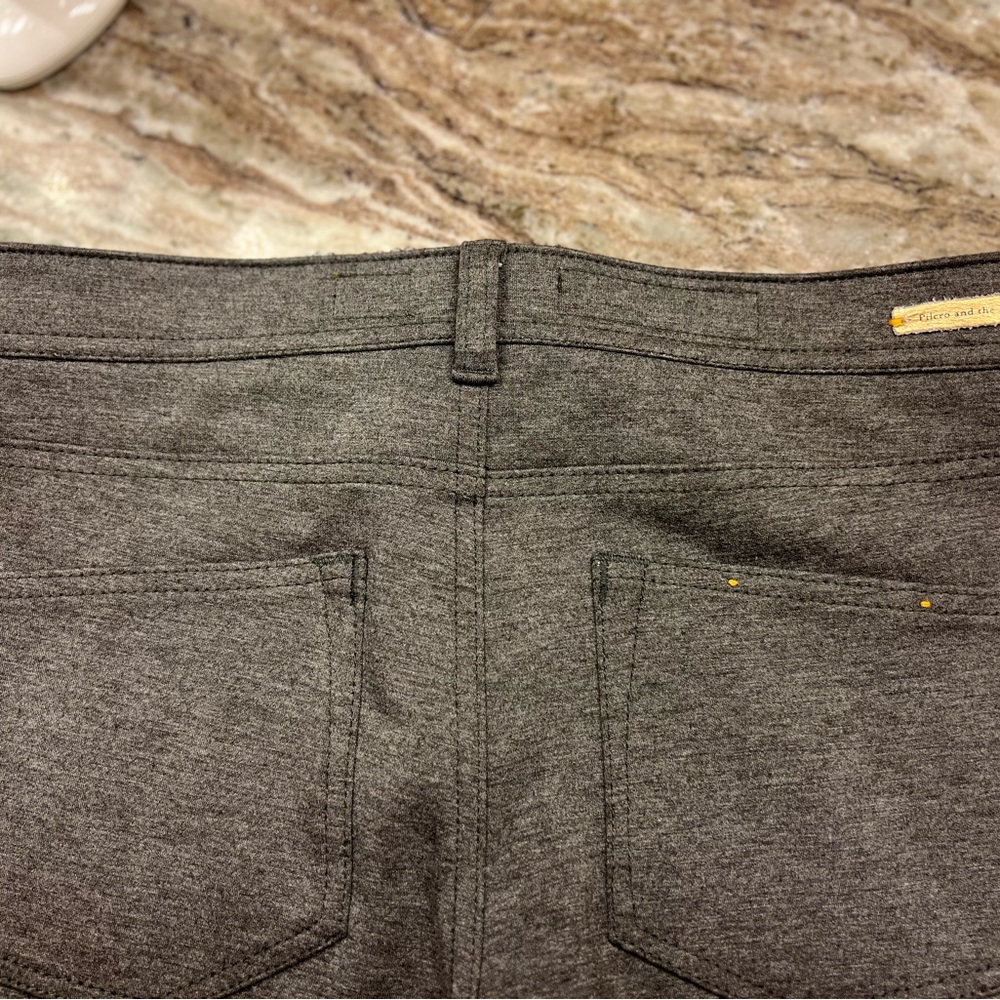 Anthropologie Pilcro Letterpress Serif Ponte leggings size 28.